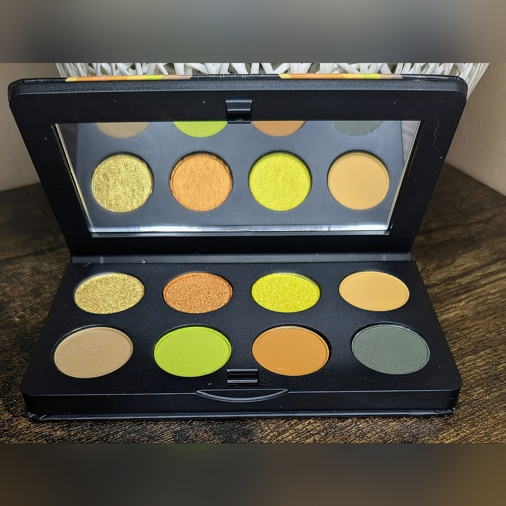Smashbox Always On Mood Board Eyeshadow Palette - Earthy Vibes - Picture 15 of 16